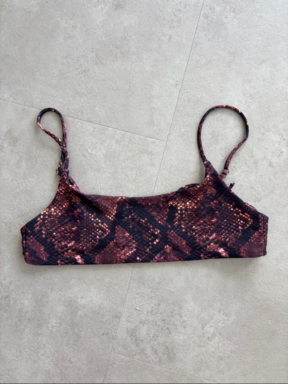 Skatie Maddie Top in Boa